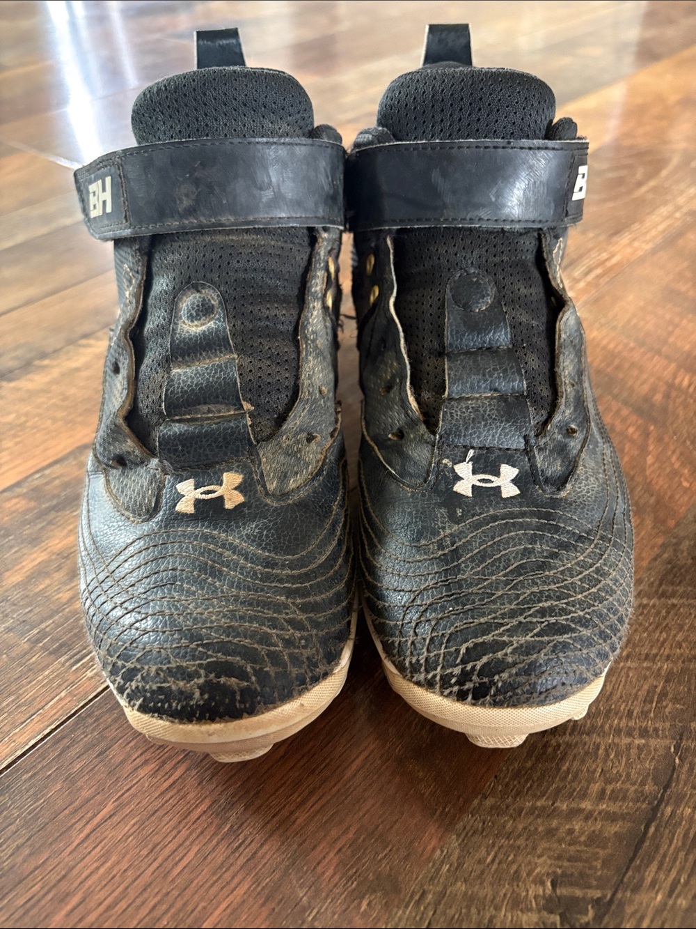 UNDER ARMOUR Harper Mid RM Baseball Cleats 6.5 Youth